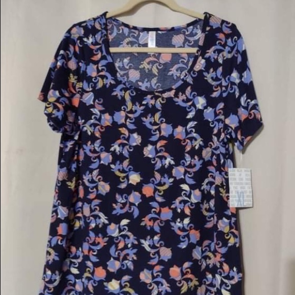 NWT Lularoe XL Classic T